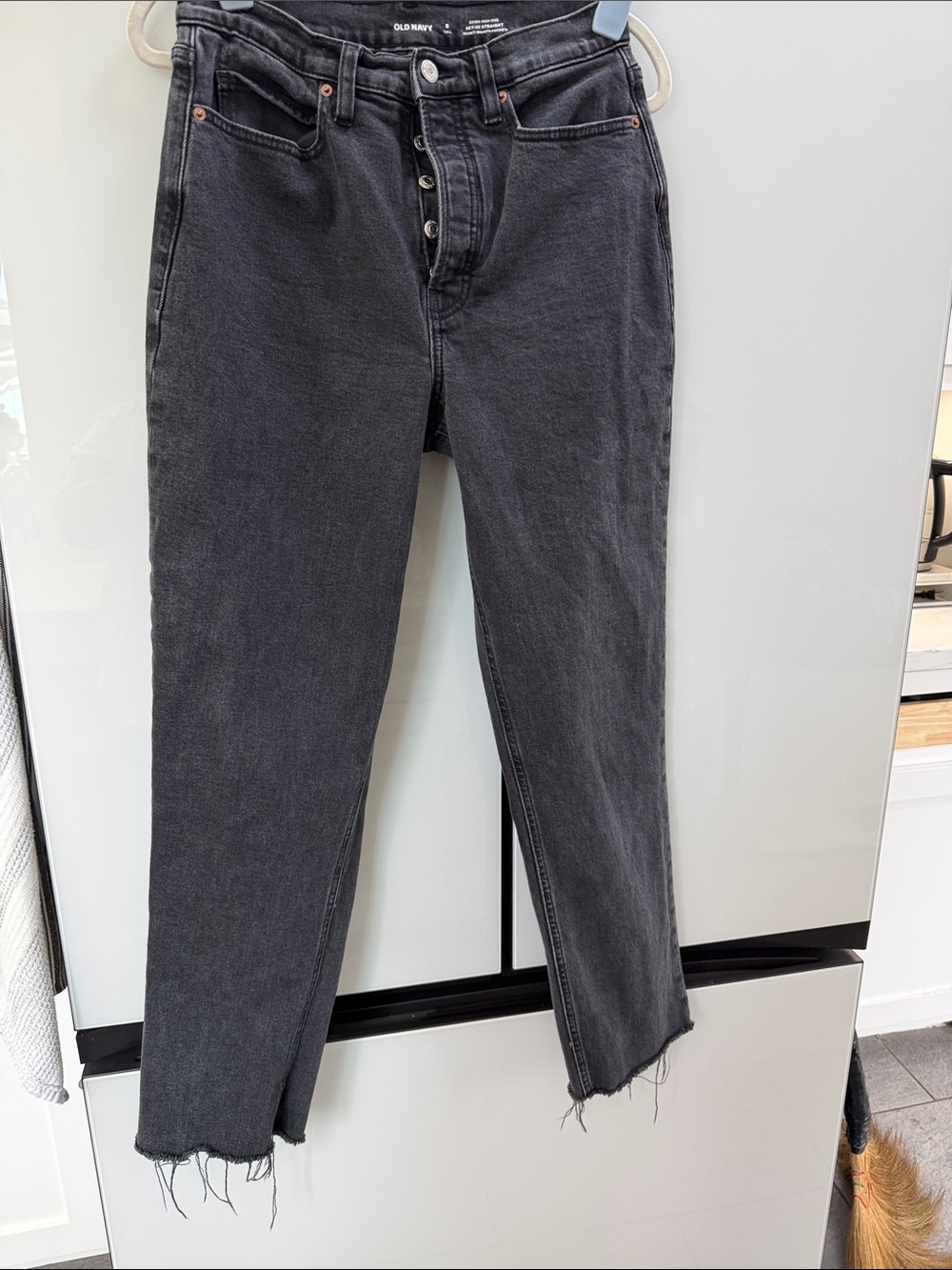Old Navy Extra High-Rise Sky-Hi Straight Jeans — Black Wash